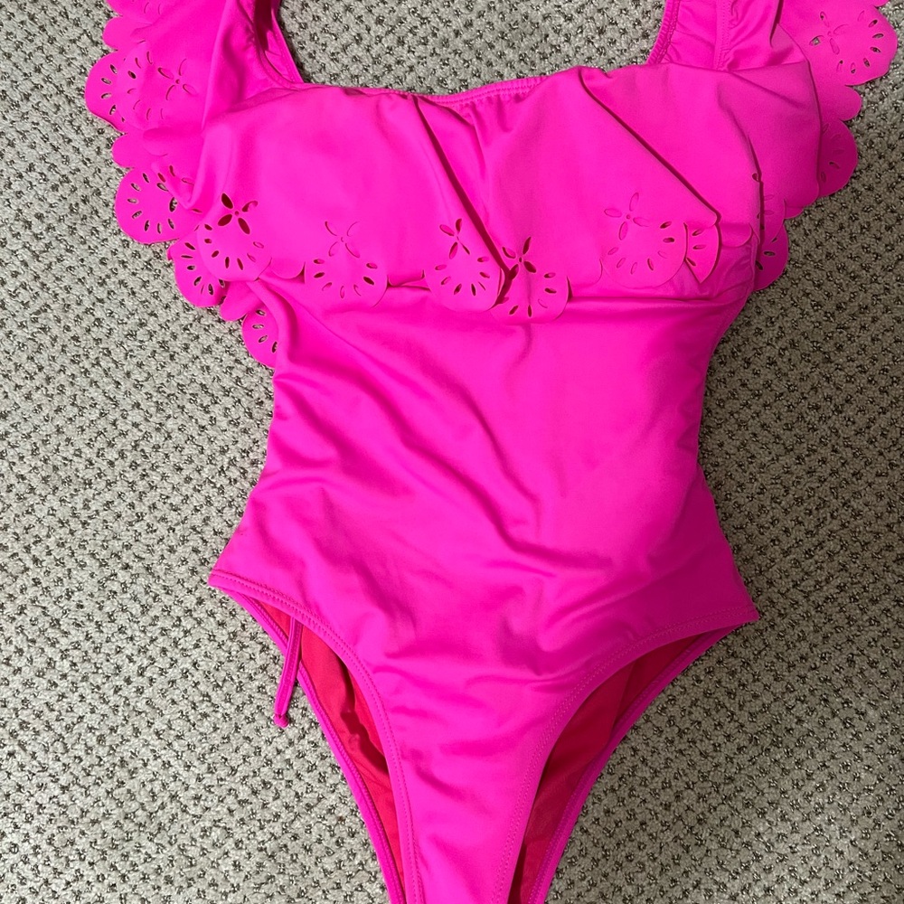ONE PIECE HOT PINK BATHING SUIT FROM COLOMBIA BRNAD NEW WITH TAGS (L)